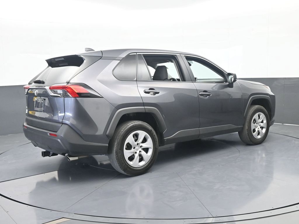 Used 2024 Toyota RAV4 LE FWD image 6
