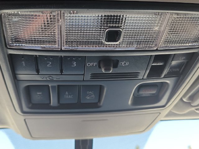 Used 2015 Toyota 4Runner Limited AWD/4WD image 14