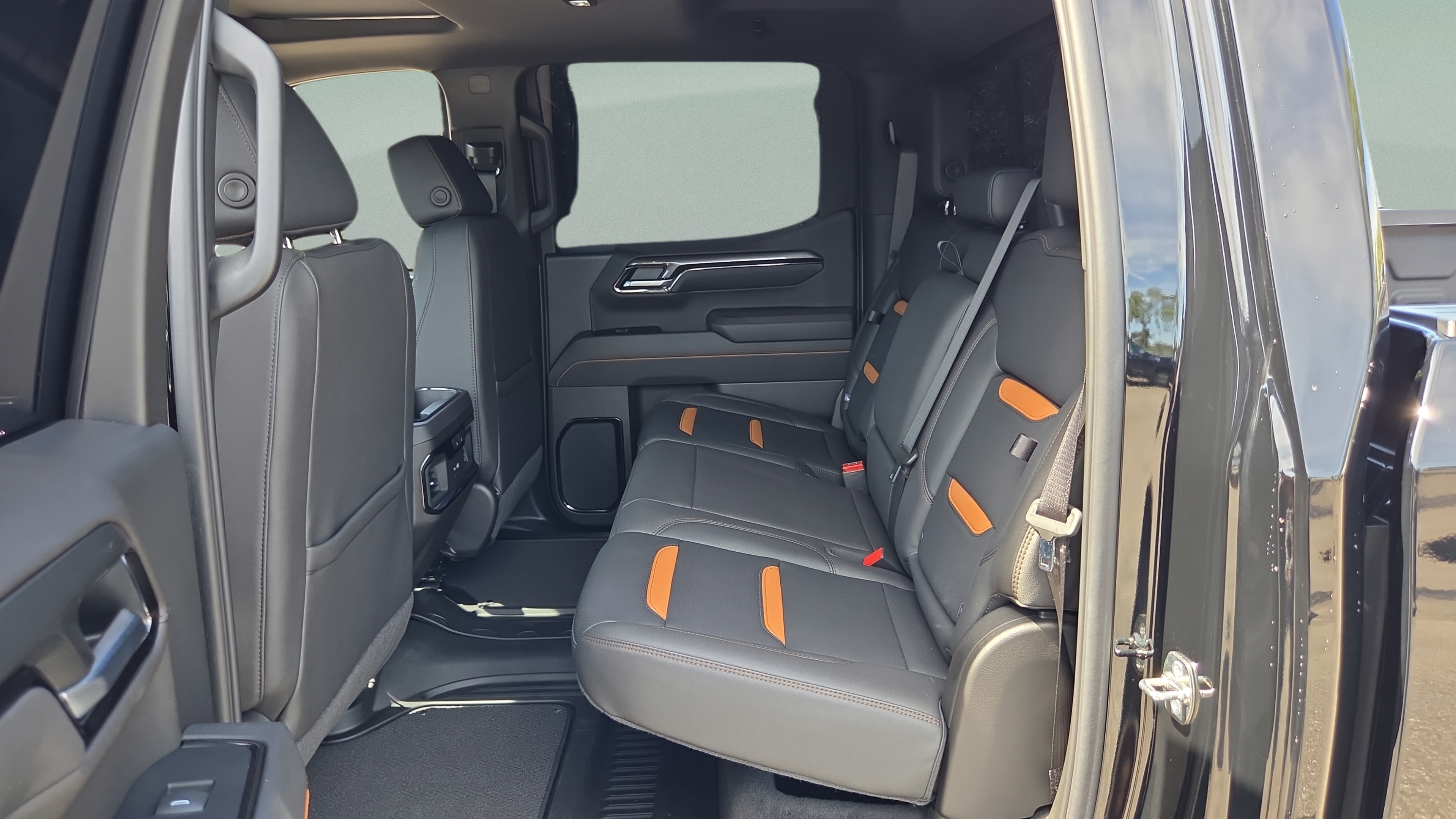 Certified 2026 GMC Sierra 1500 AT4 w/ AT4 Premium Package AWD/4WD image 11
