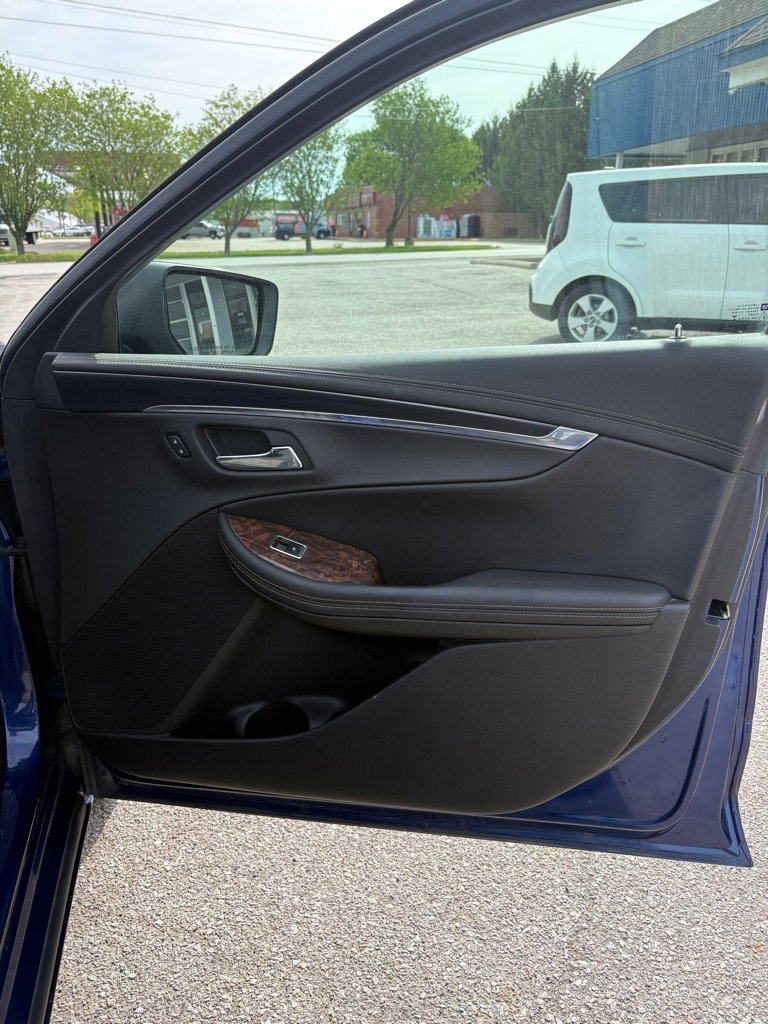 Used 2014 Chevrolet Impala LT w/ Convenience Package image 15