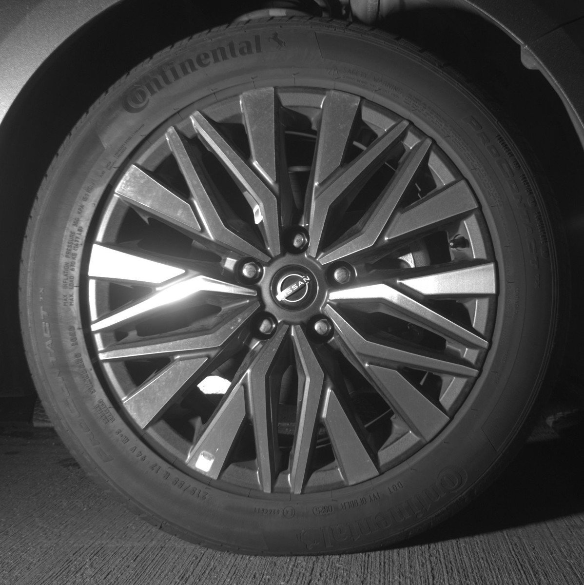 Used 2025 Nissan Altima 2.5 SV FWD image 13
