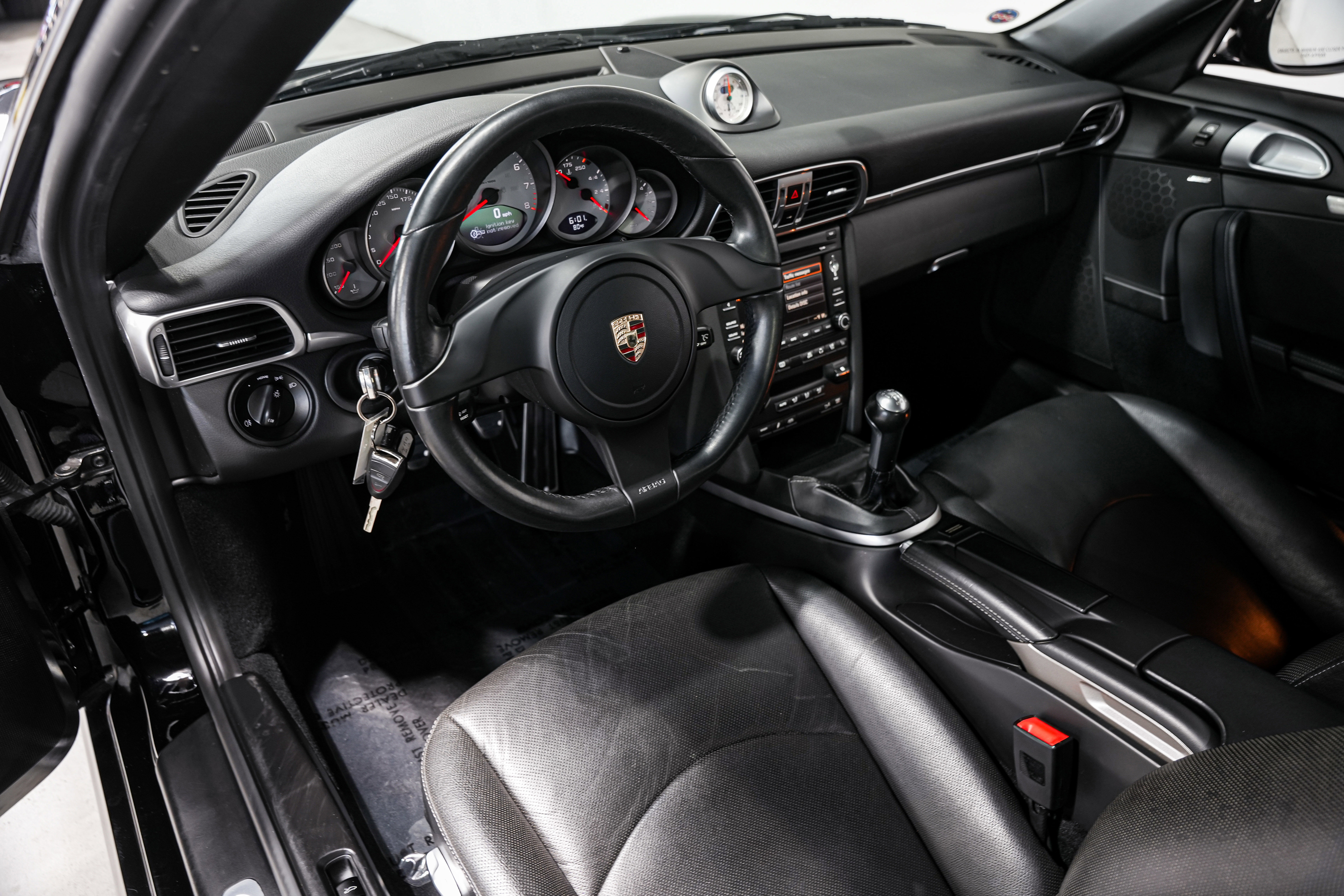 Used 2011 Porsche 911 Carrera 4S image 9