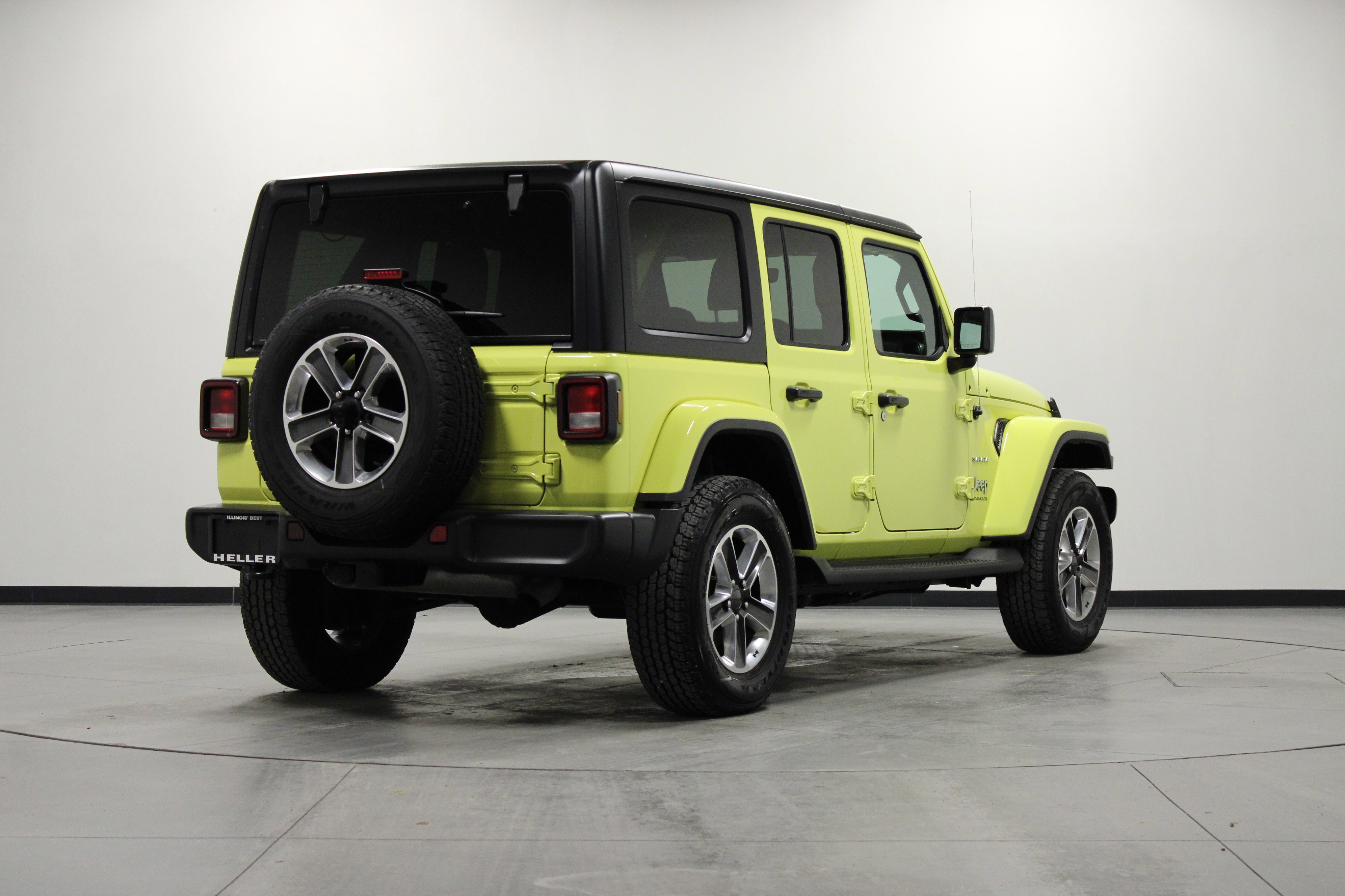 Used 2023 Jeep Wrangler Sahara w/ Cold Weather Group image 4