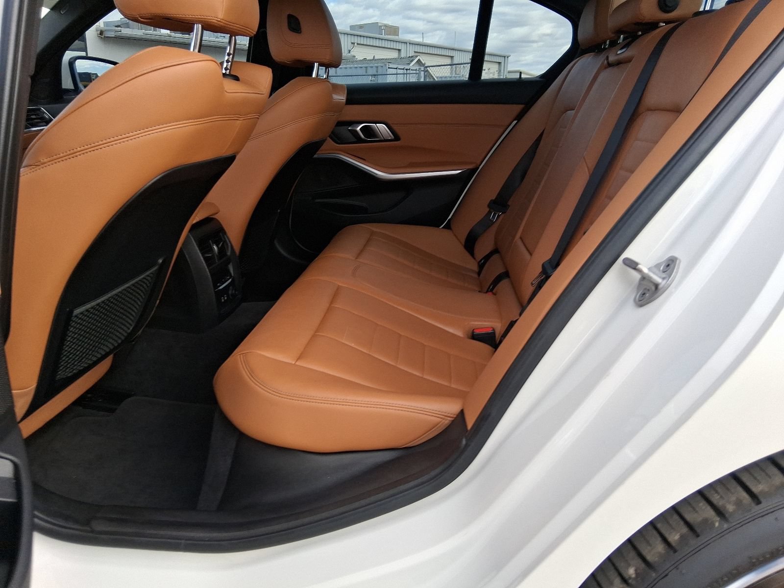 Used 2021 BMW 330e RWD image 9