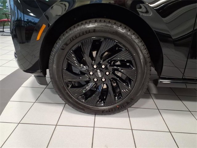 Certified 2025 Lincoln Navigator Reserve w/ Jet Appearance Package image 25