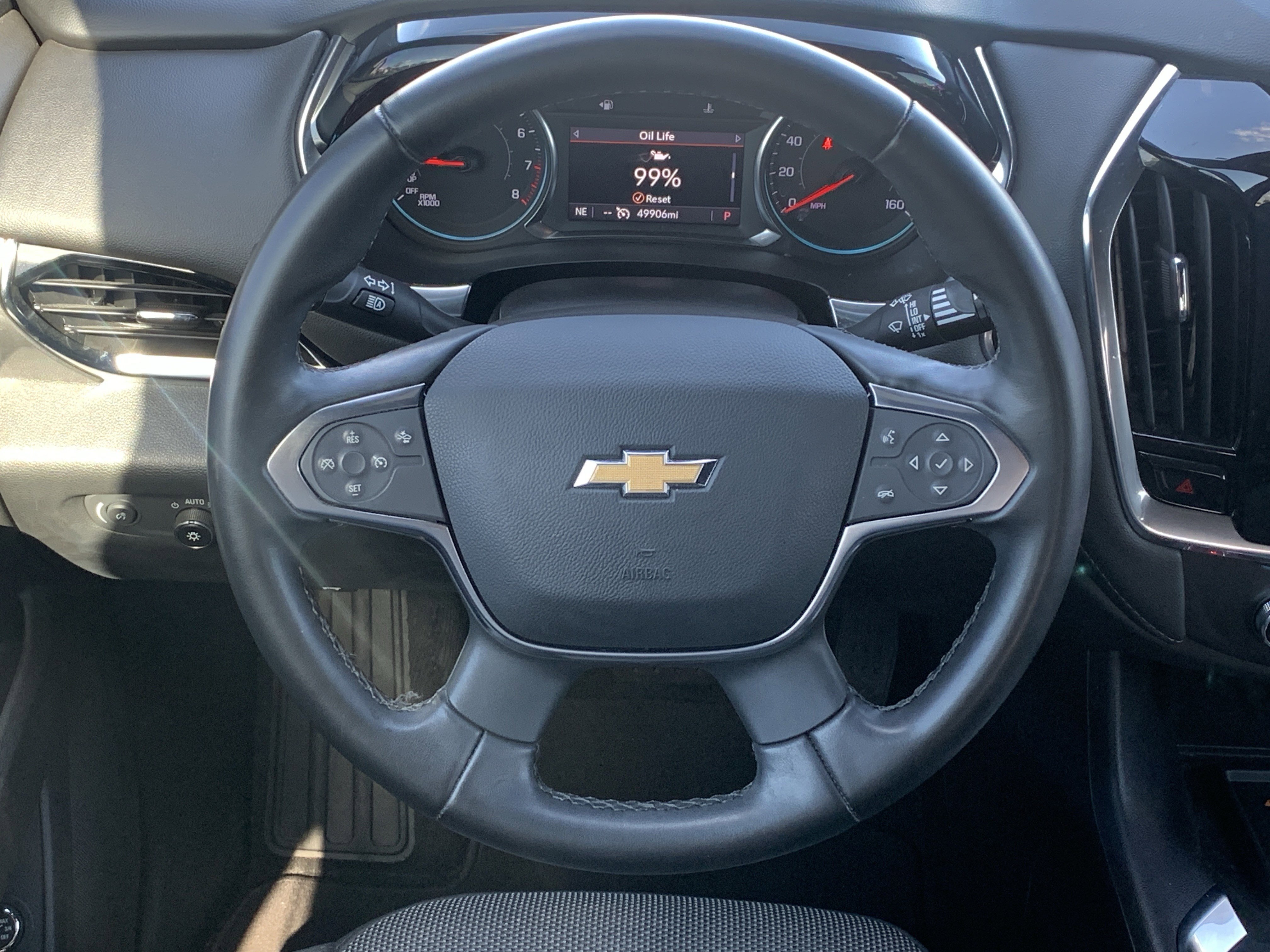 Used 2023 Chevrolet Traverse LT image 30