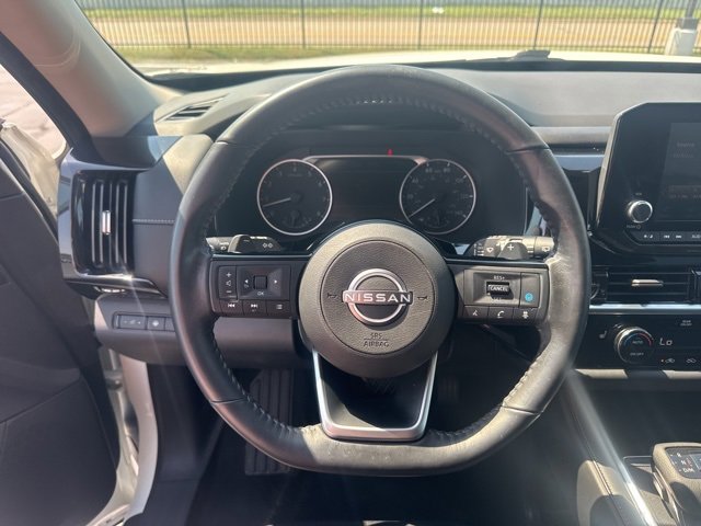 Used 2022 Nissan Pathfinder SV image 13