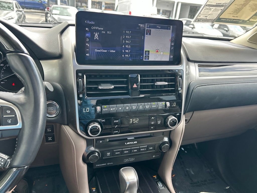 Used 2023 Lexus GX 460 Luxury w/ Sport Design Package AWD/4WD image 32