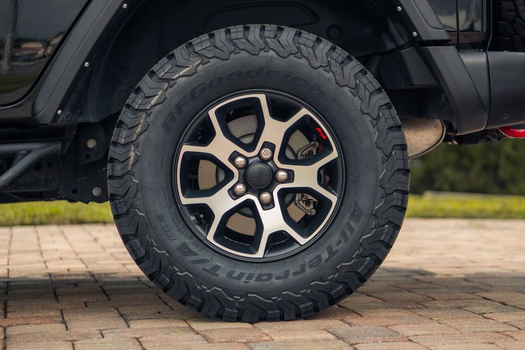 Used 2022 Jeep Wrangler Unlimited Rubicon AWD/4WD image 16