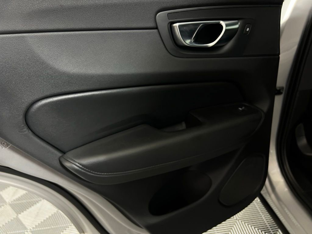 Used 2024 Volvo XC60 B5 Core image 26