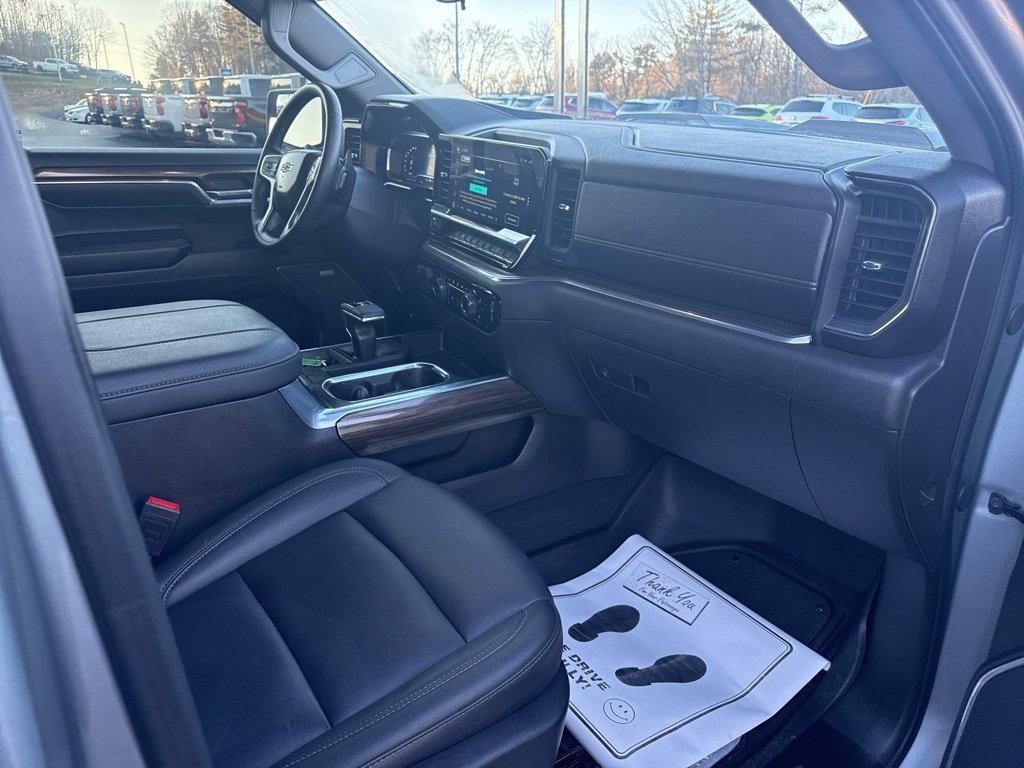 Used 2024 Chevrolet Silverado 1500 LT Trail Boss w/ Convenience Package II image 17