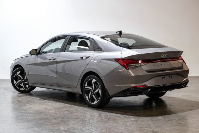 Used 2023 Hyundai Elantra Limited FWD image 13