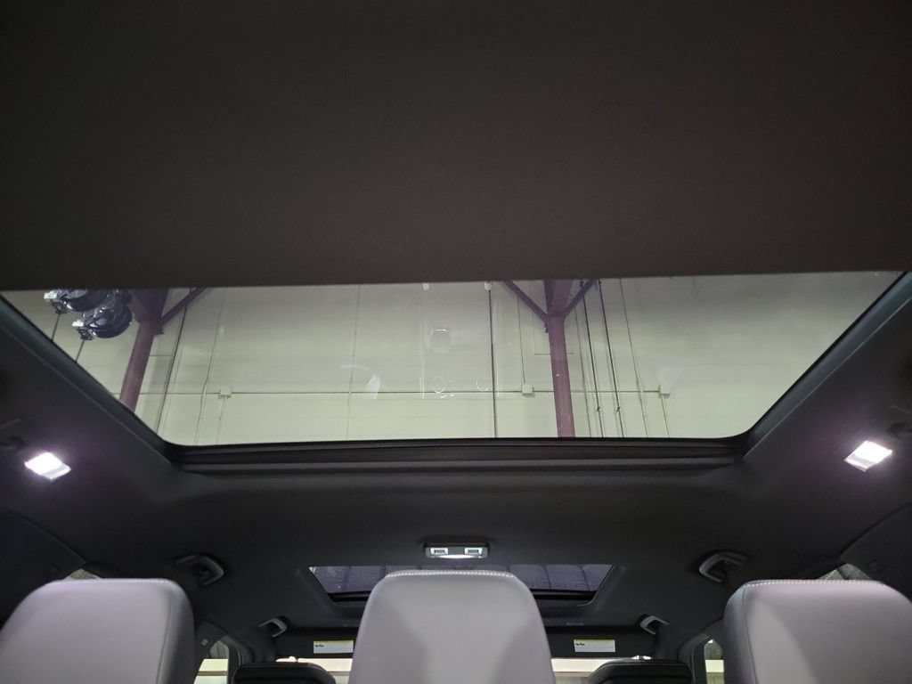 New 2026 Land Rover Discovery Dynamic SE AWD/4WD image 28