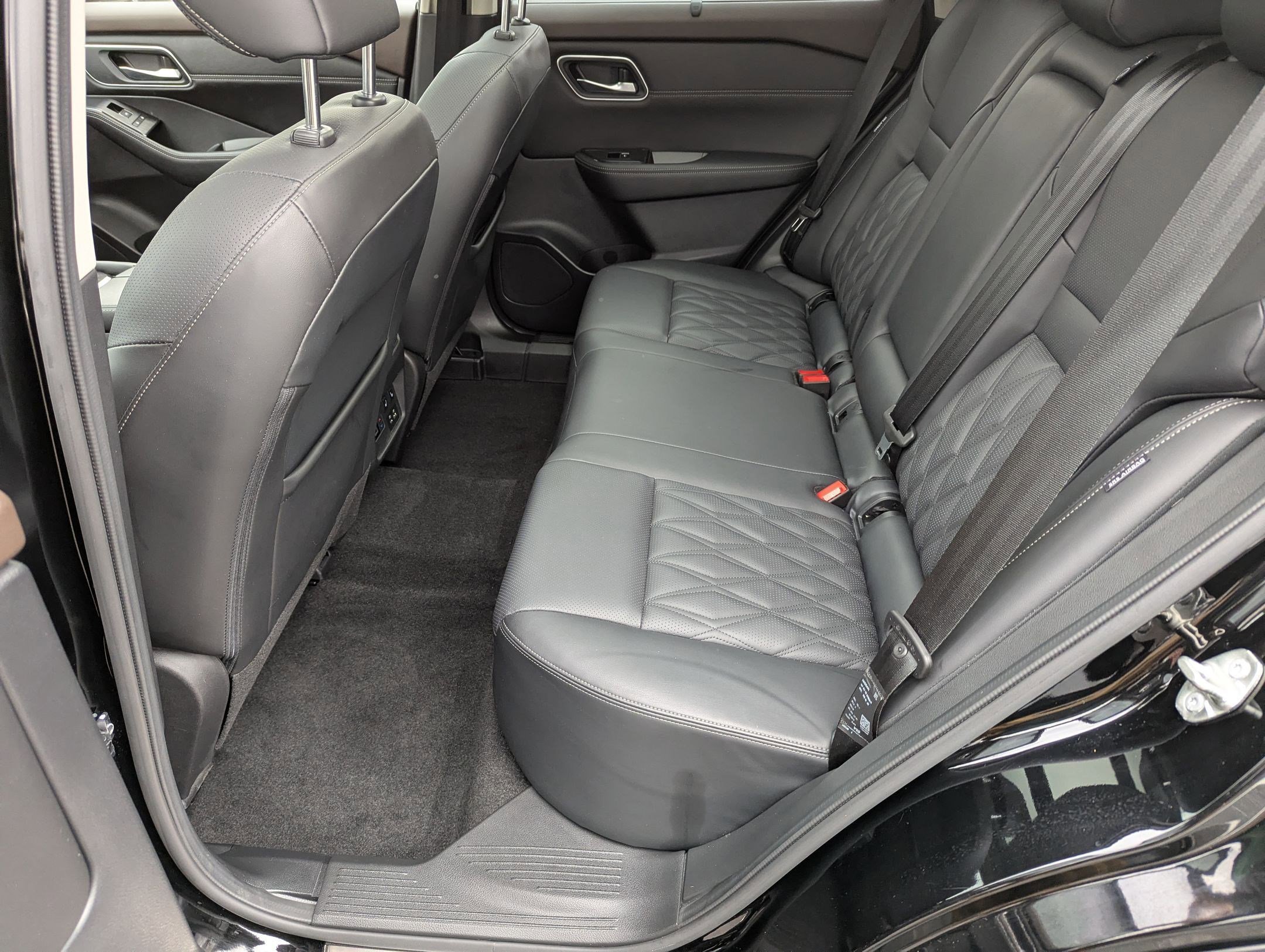 Certified 2022 Nissan Rogue Platinum w/ Head-Up Display Package image 19