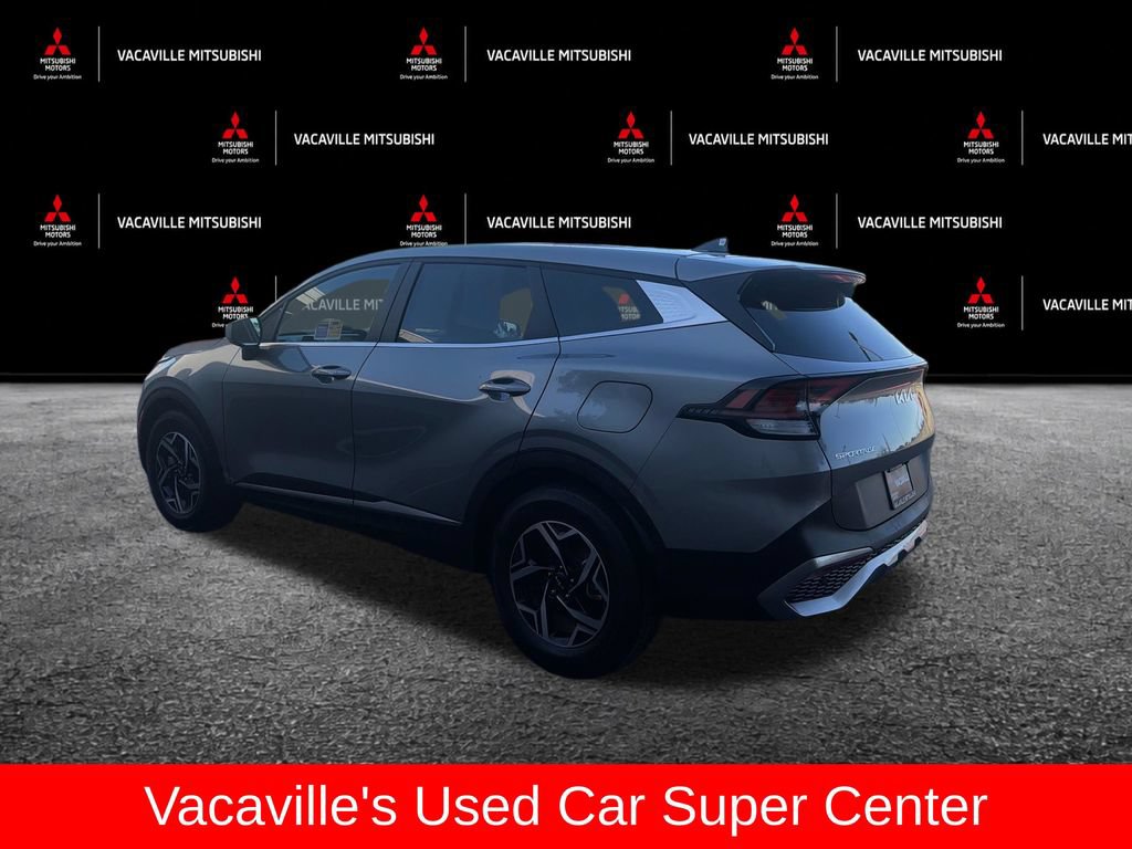 Used 2025 Kia Sportage LX FWD image 3