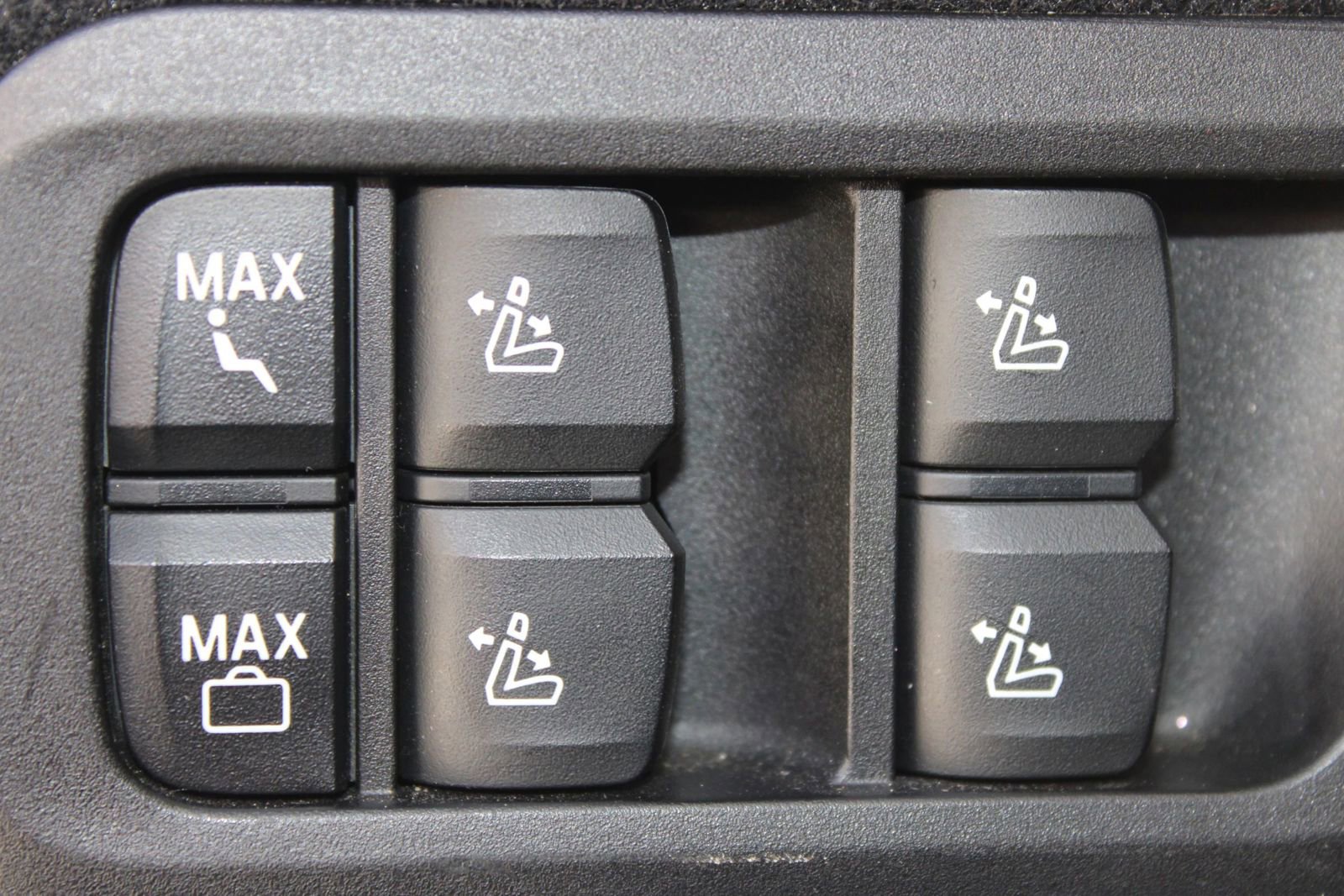 Used 2022 BMW X7 xDrive40i w/ Premium Package image 47