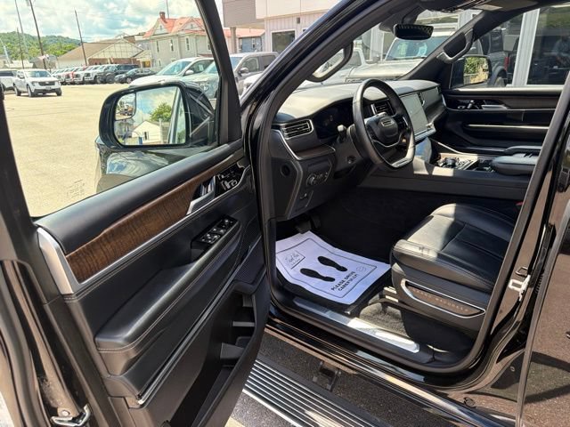 Used 2024 Jeep Grand Wagoneer L 4WD image 16