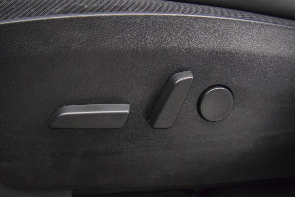 Used 2020 Tesla Model Y Long Range AWD/4WD image 24