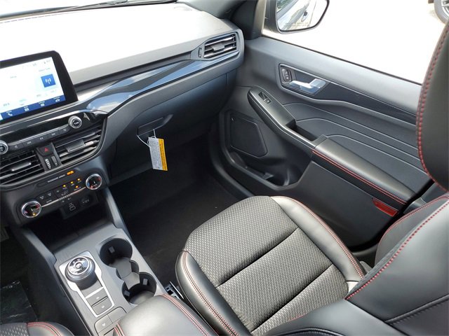 New 2025 Ford Escape ST-Line w/ Equipment Group 301A image 13