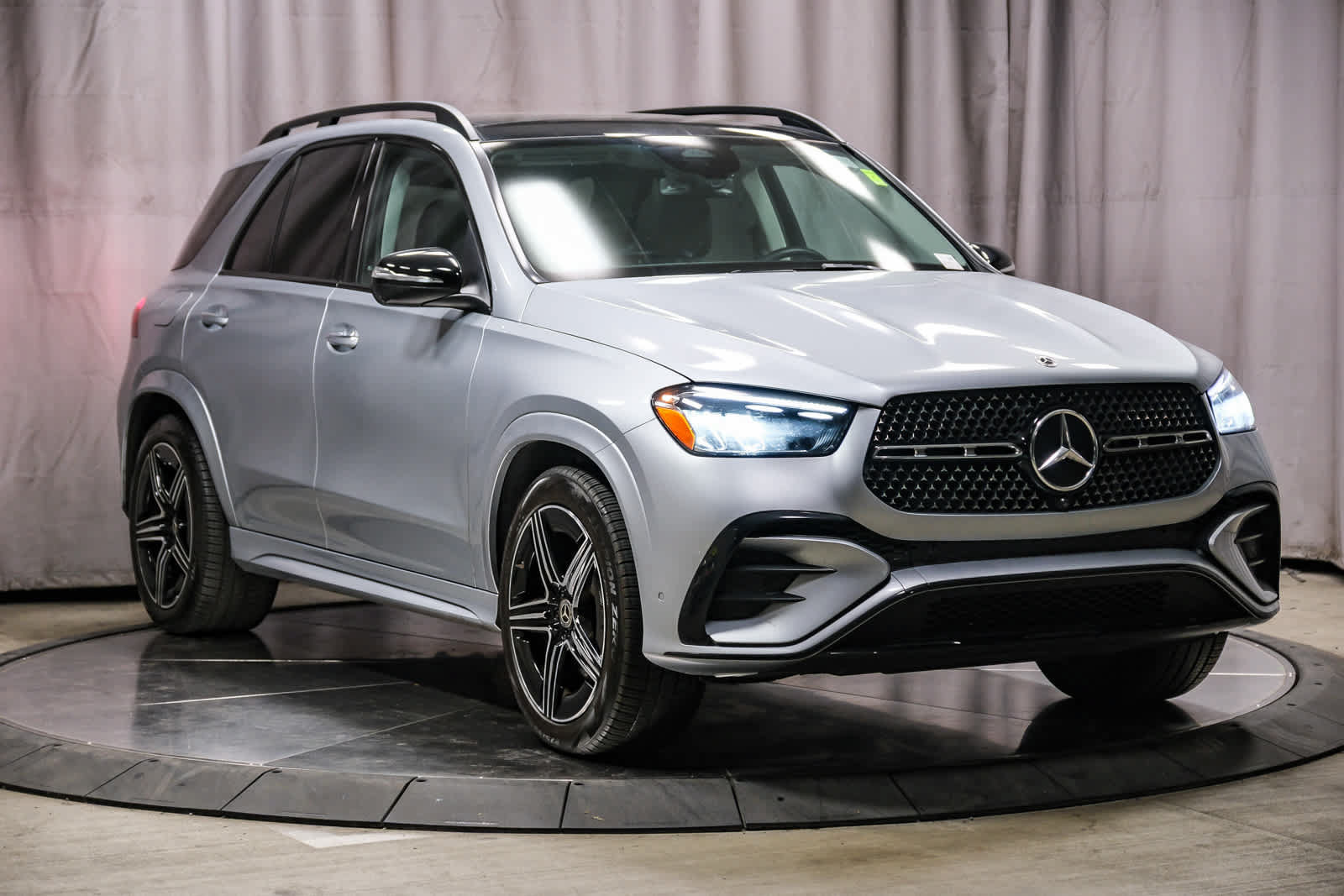 Used 2026 Mercedes-Benz GLE 450 4MATIC w/ Night Package image 5