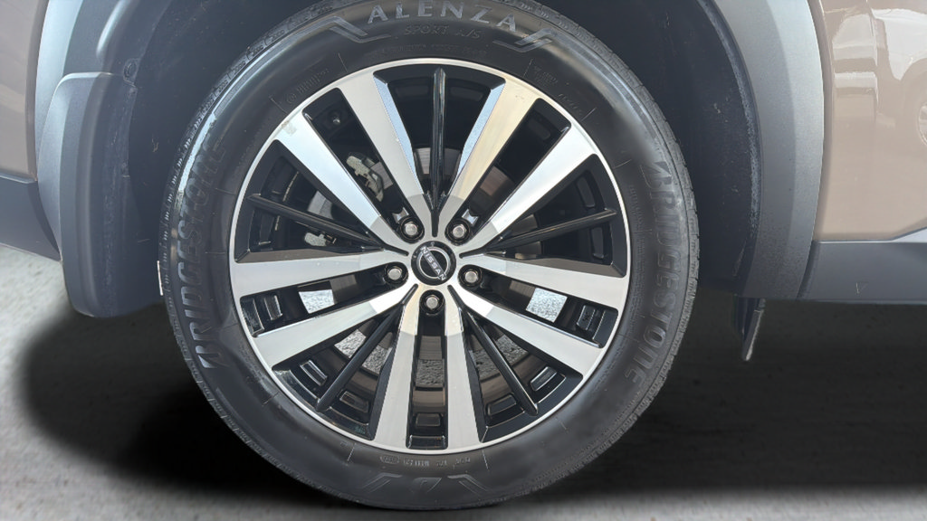 Certified 2024 Nissan Pathfinder Platinum AWD/4WD image 13