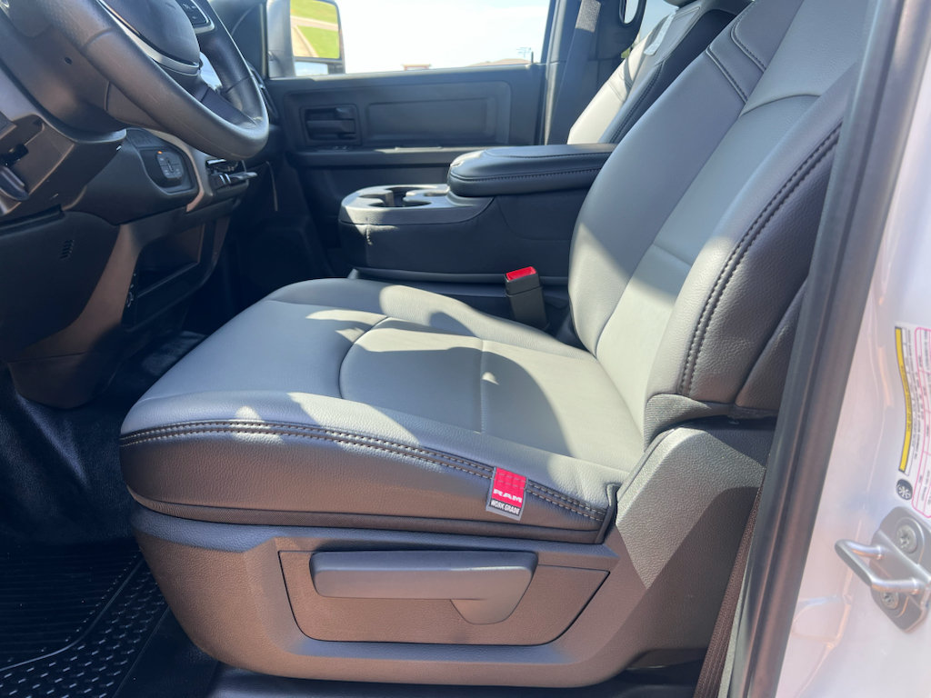 New 2026 RAM 3500 Tradesman AWD/4WD image 21