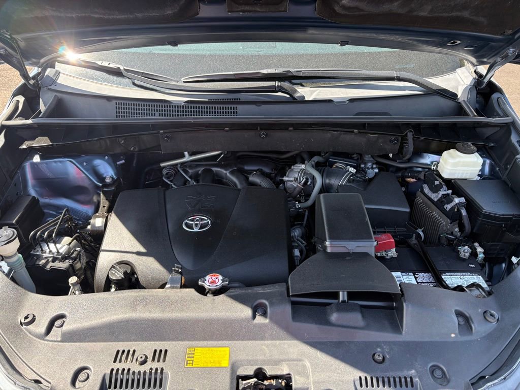 Used 2018 Toyota Highlander Limited AWD/4WD image 9