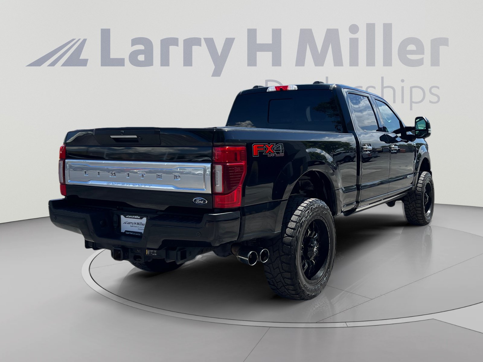 Used 2021 Ford F350 Limited w/ FX4 Off-Road Package AWD/4WD image 5