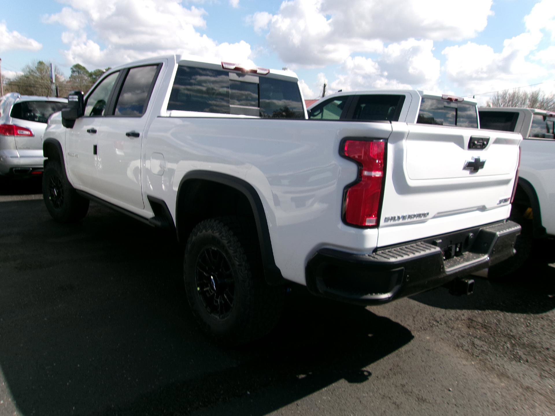 New 2026 Chevrolet Silverado 2500 ZR2 AWD/4WD image 10