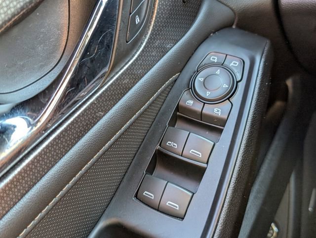 Used 2023 Chevrolet Traverse Premier w/ Redline Edition image 41