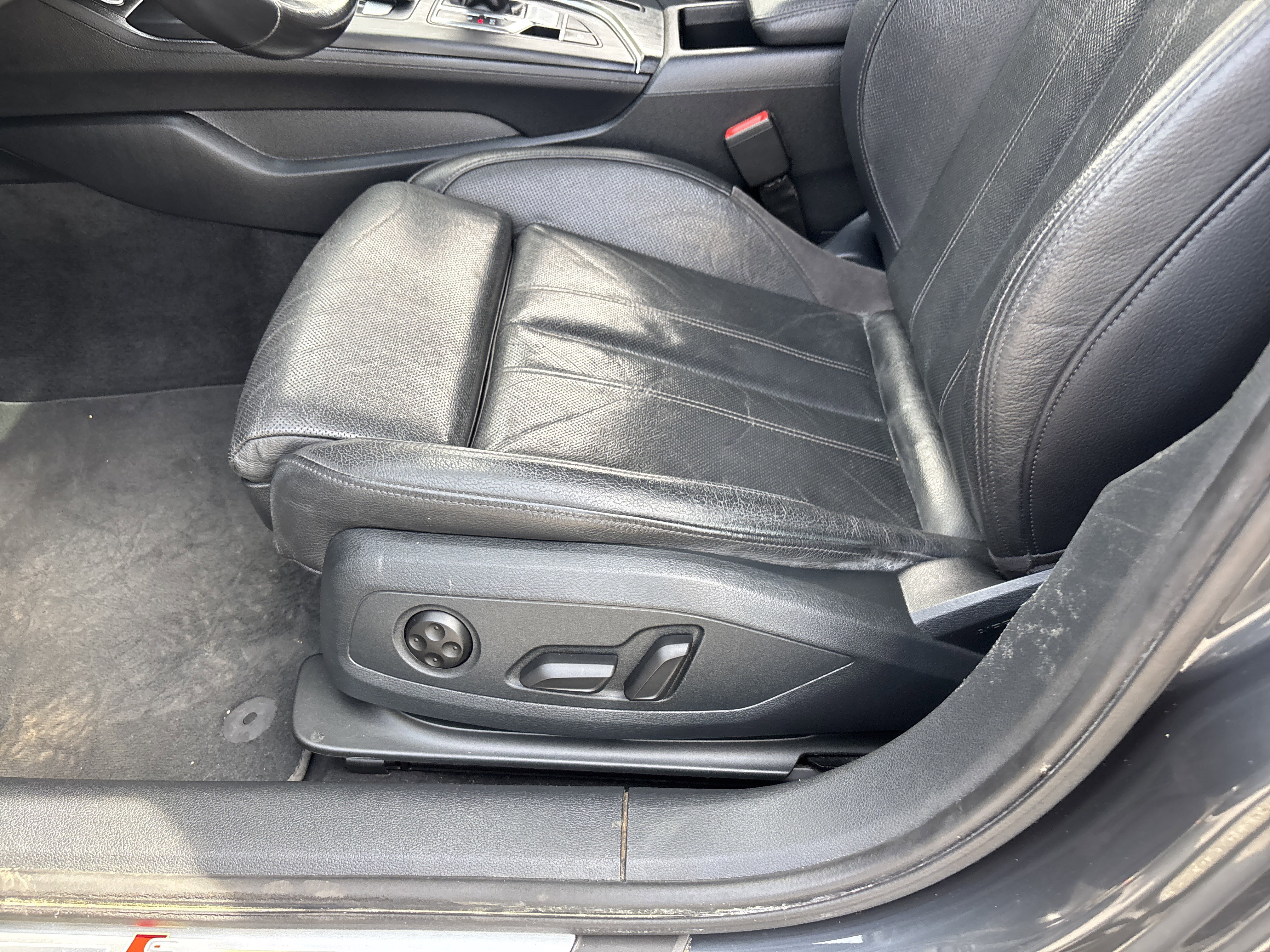 Used 2017 Audi A4 2.0T Prestige w/ Prestige Package image 19