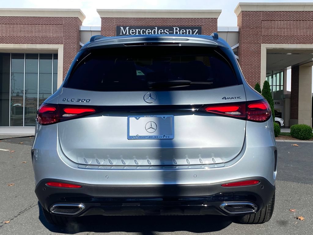 Used 2025 Mercedes-Benz GLC 300 4MATIC image 6
