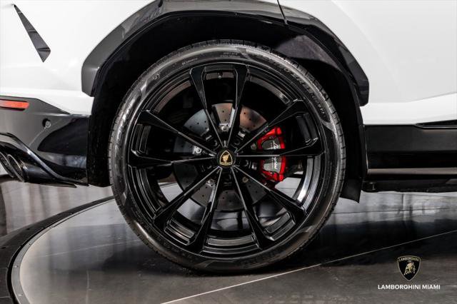 Used 2022 Lamborghini Urus image 19