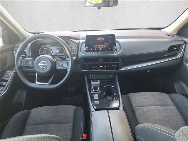 Used 2023 Nissan Rogue SV image 16