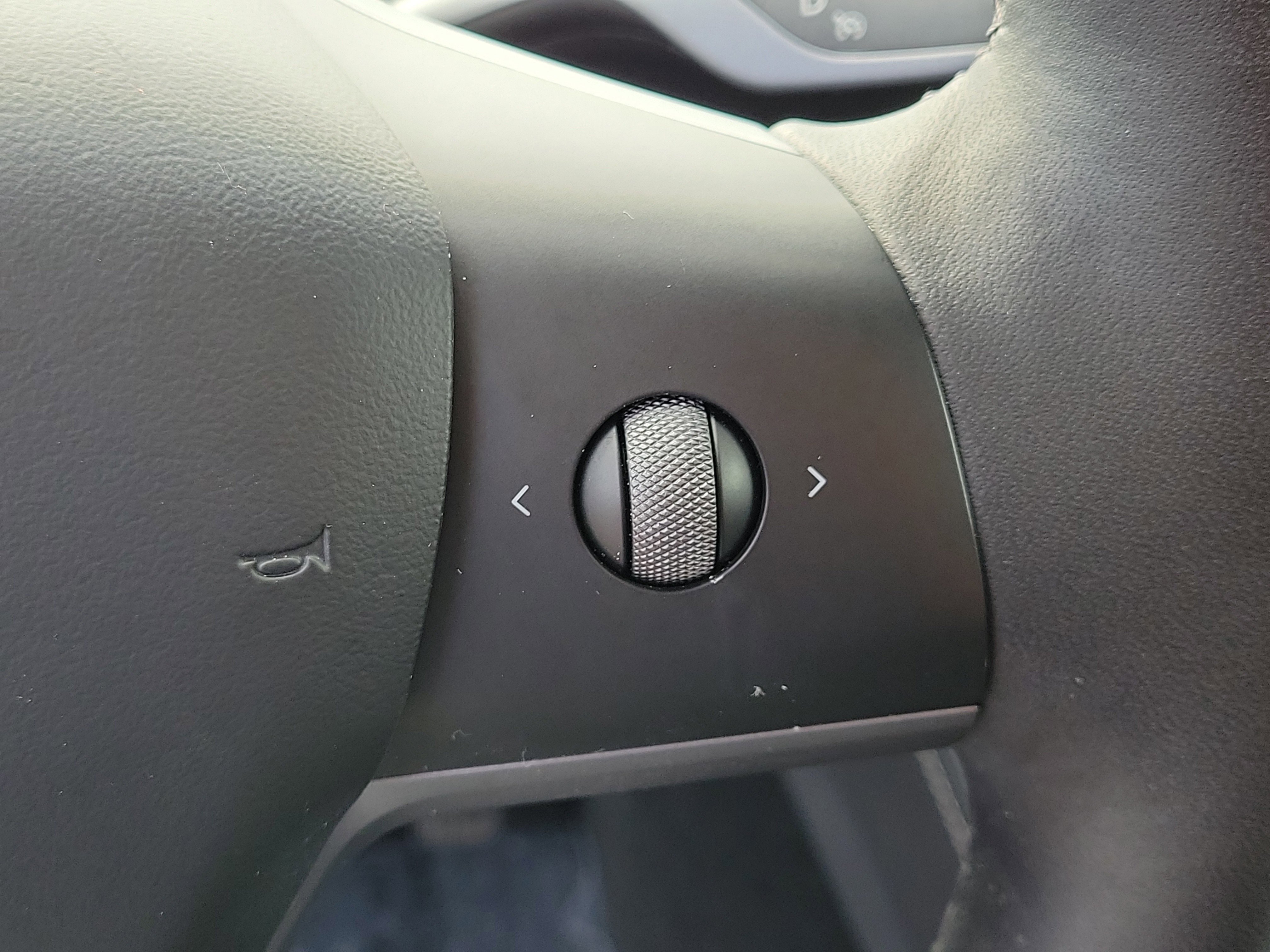 Used 2022 Tesla Model Y Long Range AWD/4WD image 27