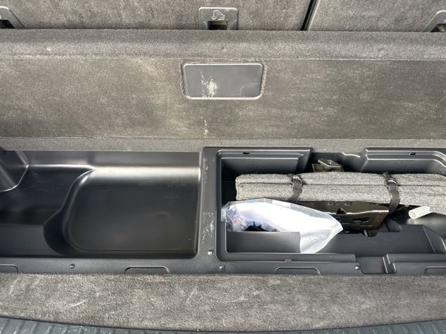 Used 2024 Ford Expedition XLT image 33