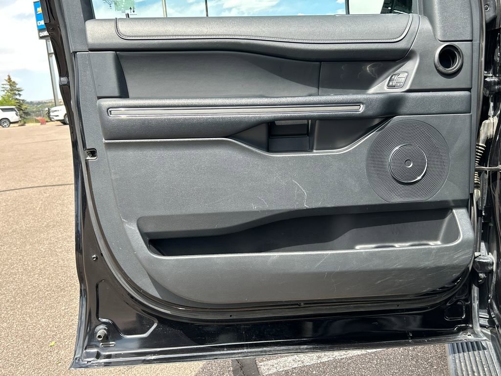 Used 2024 Ford Expedition XLT AWD/4WD image 44