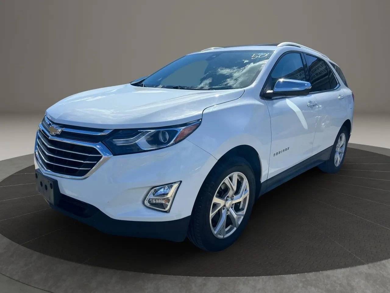 Used 2018 Chevrolet Equinox Premier w/ LPO, Cargo Package AWD/4WD image 1