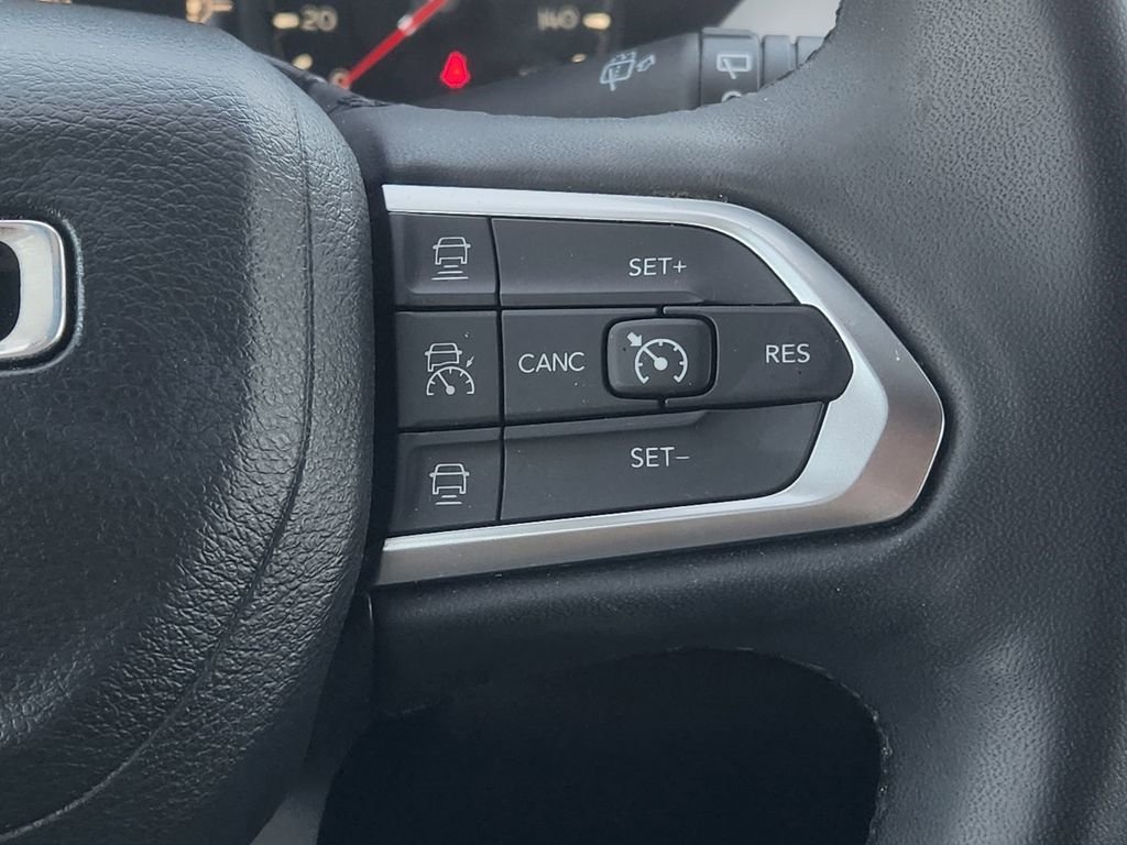 Used 2023 Jeep Compass Limited image 28