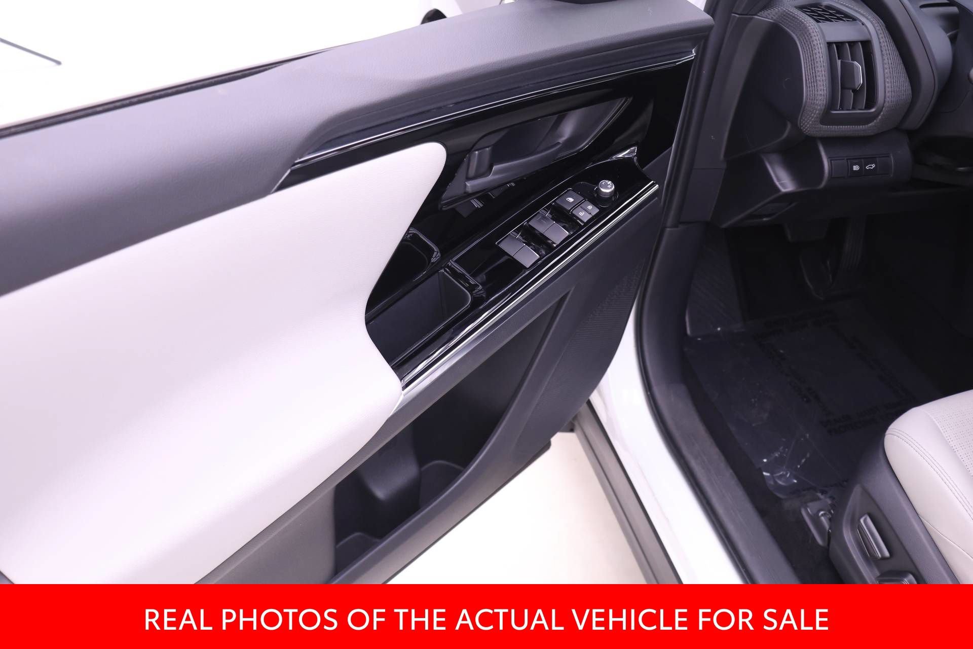 Certified 2023 Toyota bZ4X AWD w/ Weather Package image 9