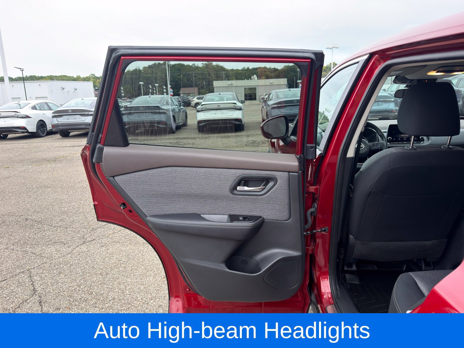Used 2023 Nissan Rogue SV AWD/4WD image 25