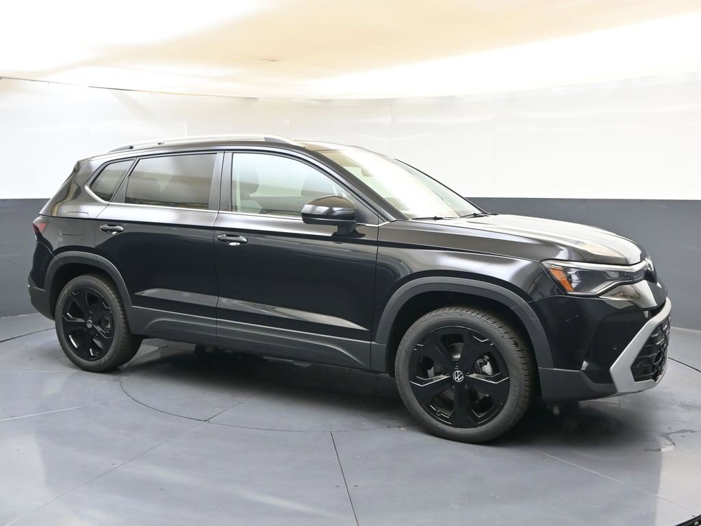 New 2025 Volkswagen Taos SEL image 7