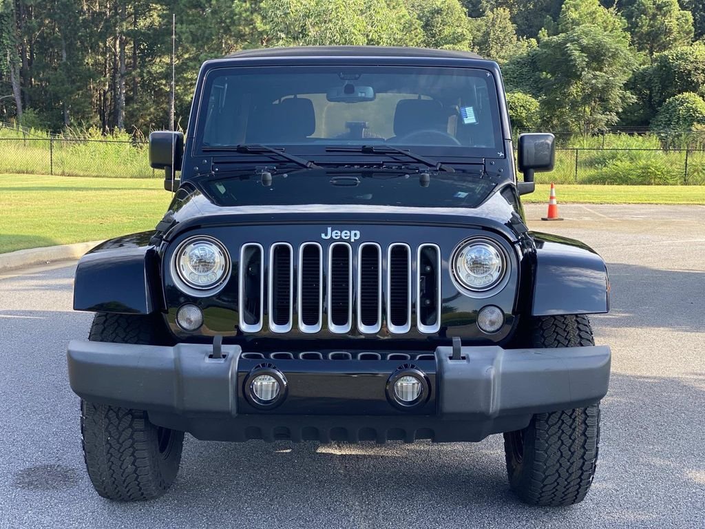 Used 2018 Jeep Wrangler Unlimited Sahara w/ Connectivity Group AWD/4WD image 9