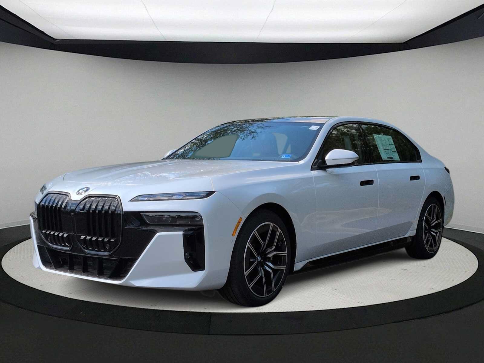 New 2026 BMW i7 xDrive60 w/ Executive Package AWD/4WD image 4