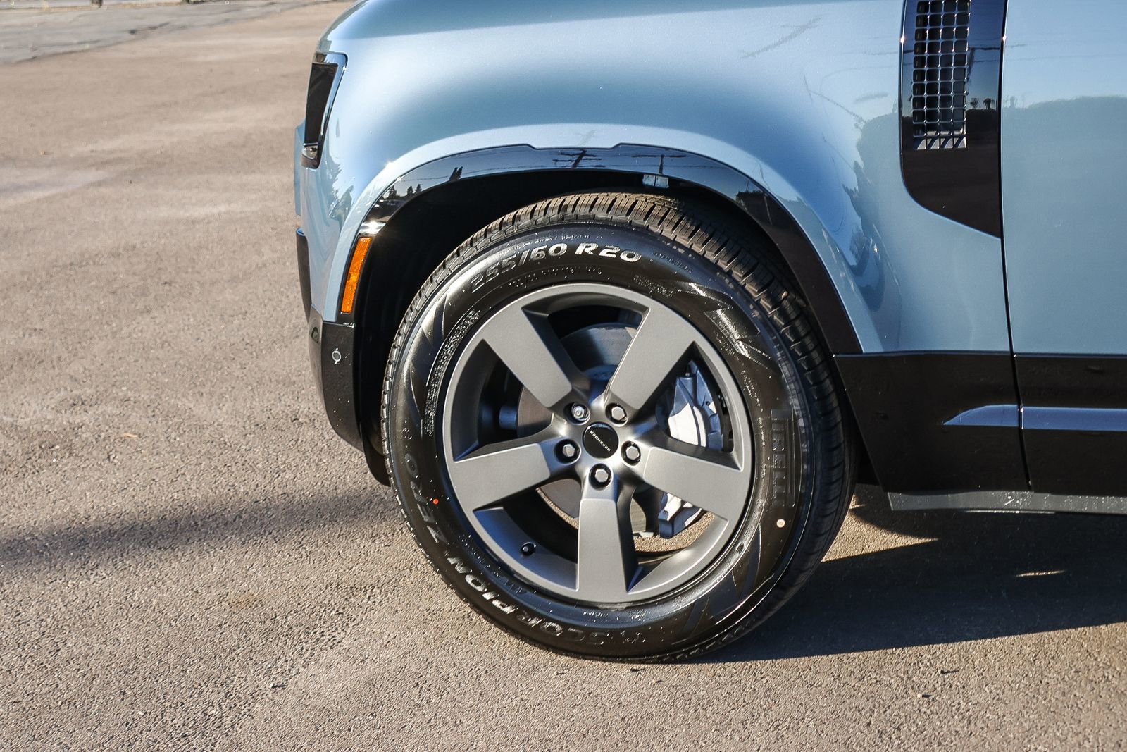 New 2026 Land Rover Defender 110 X-Dynamic SE image 8