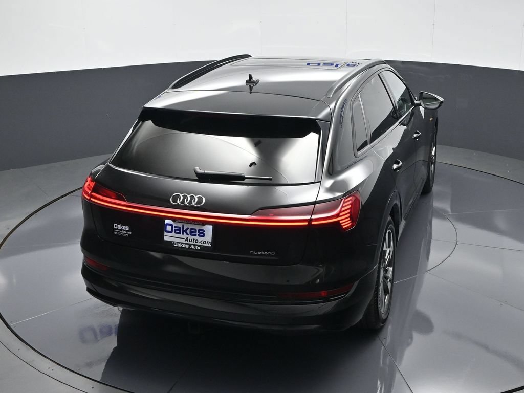 Used 2022 Audi e-tron Premium w/ Convenience Plus Package AWD/4WD image 50