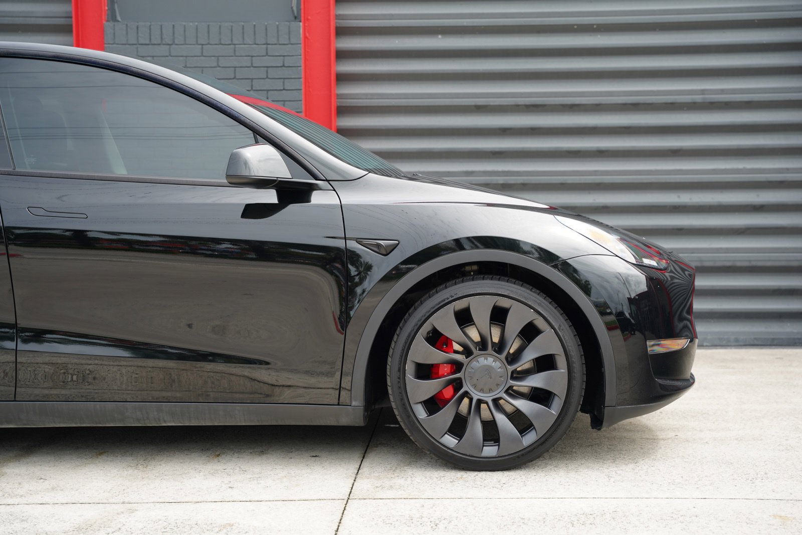 Used 2023 Tesla Model Y Performance AWD/4WD image 2