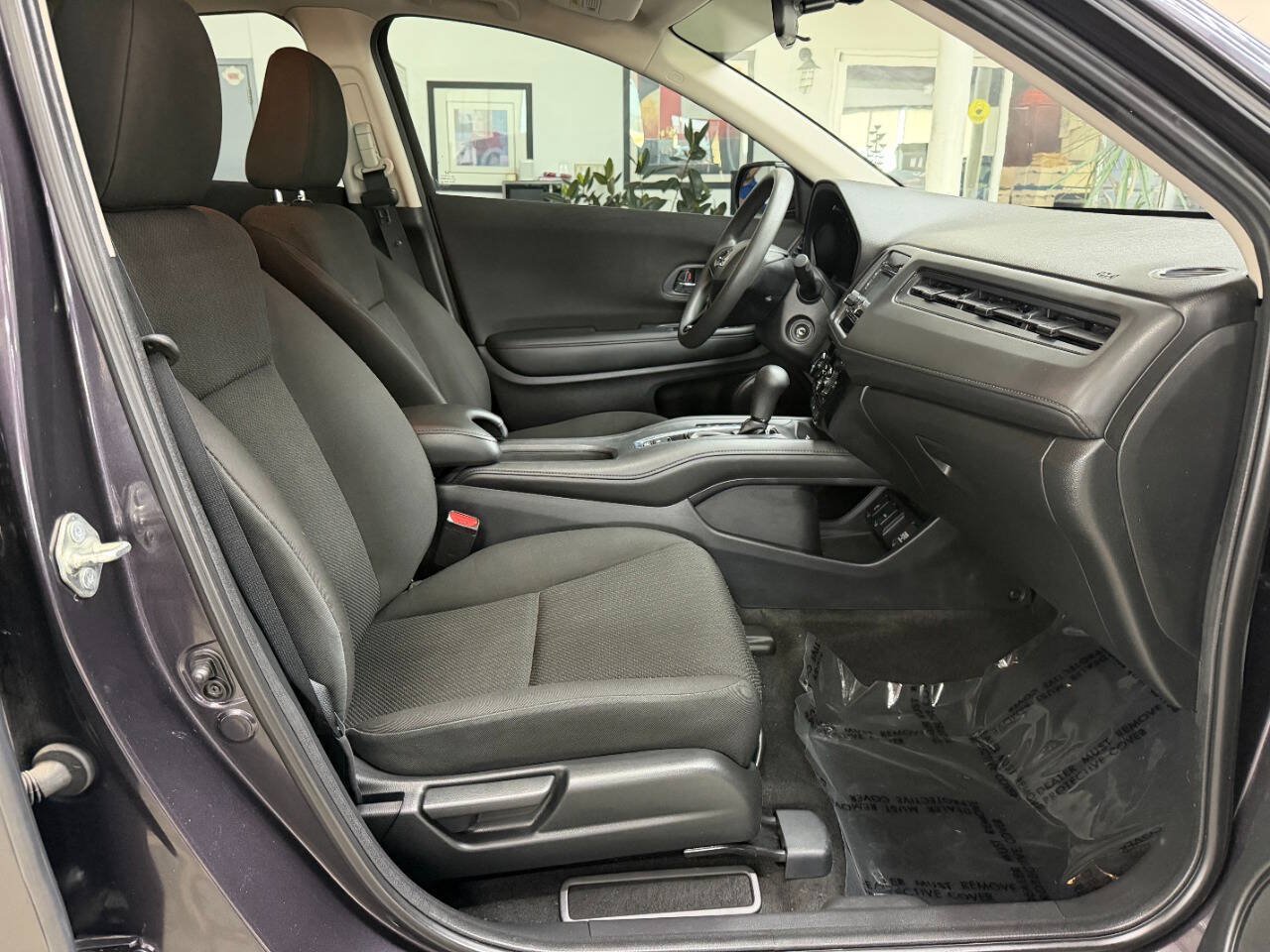 Used 2017 Honda HR-V LX image 17