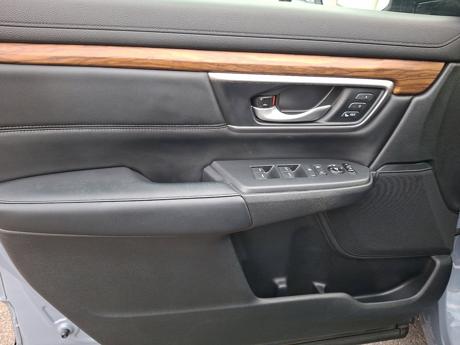 Used 2020 Honda CR-V Touring image 12