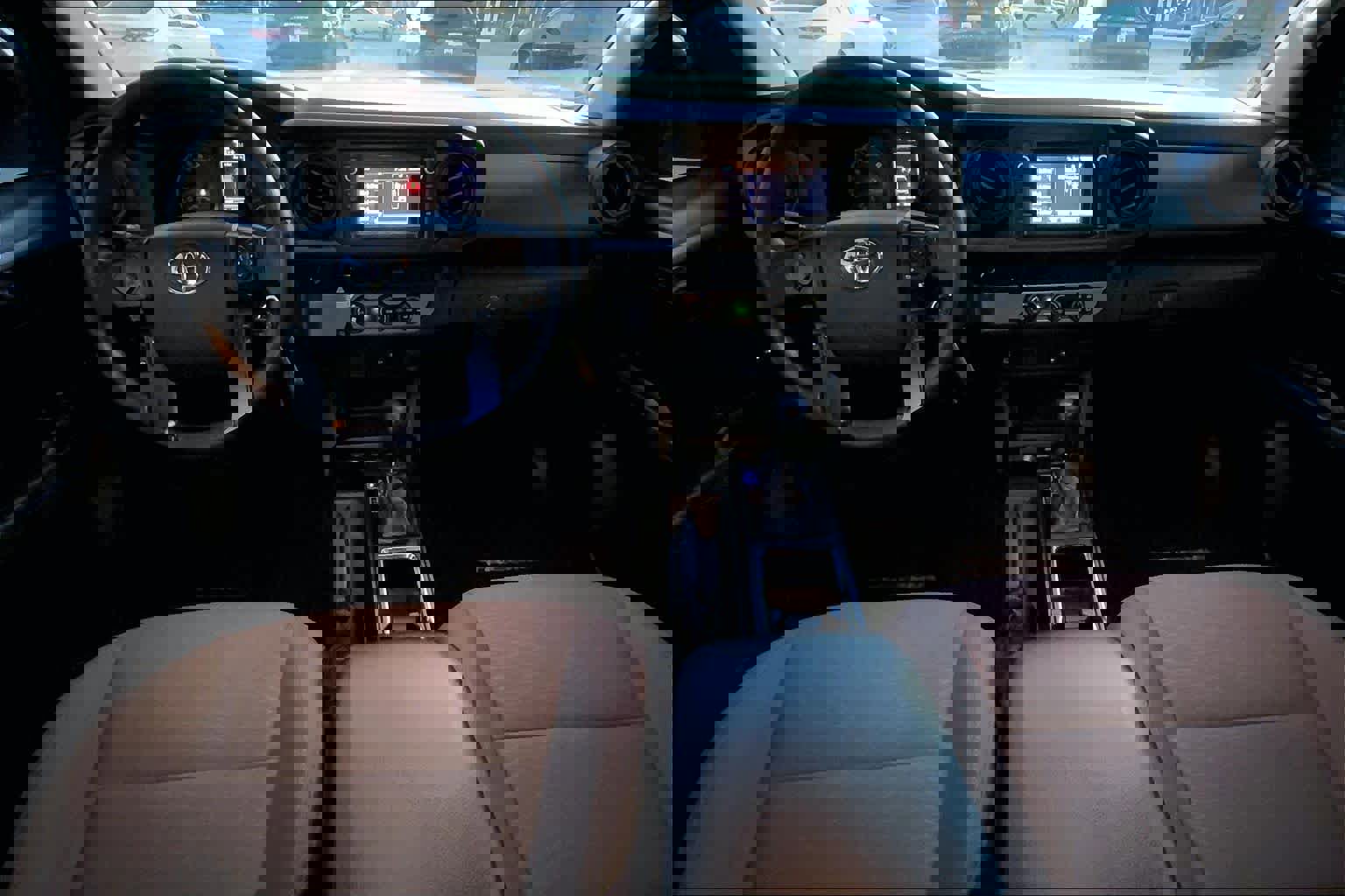 Used 2018 Toyota Tacoma SR image 14